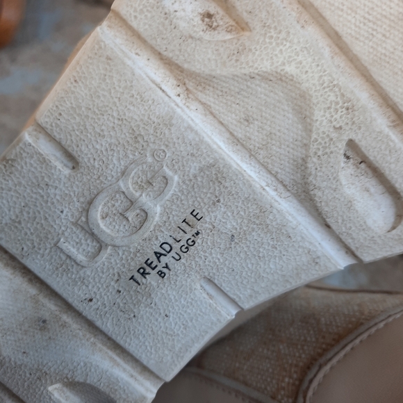 🌟 UGG Treadlite Annetta Gold Slip-On Sneakers size 10 - Picture 6 of 7